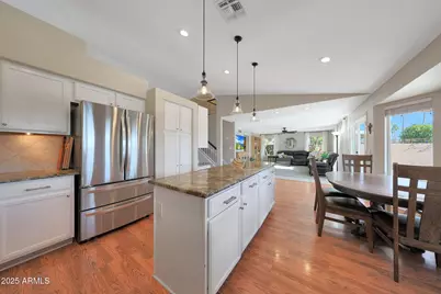 167 W Shamrock Street, Gilbert, AZ 85233 - Photo 2