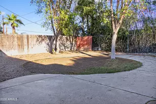 2210 E Cambridge Ave, Phoenix, AZ 85006 - Photo 10