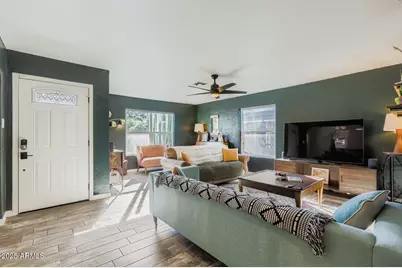 2210 E Cambridge Avenue, Phoenix, AZ 85006 - Photo 2