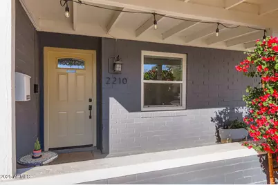 2210 E Cambridge Avenue, Phoenix, AZ 85006 - Photo 1