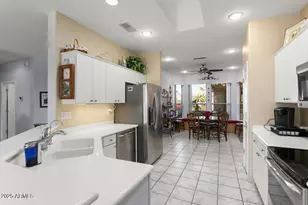 15871 W Mill Valley Ln, Surprise, AZ 85374 - Photo 16