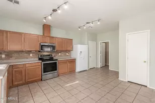 7011 W Lincoln St, Peoria, AZ 85345 - Photo 8