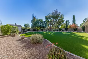 11449 N Bancroft Dr, Phoenix, AZ 85028 - Photo 32