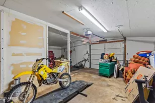 13217 N 65th Dr, Glendale, AZ 85304 - Photo 36