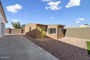 1802 E Ardmore Dr, Phoenix, AZ 85042 - Photo 26
