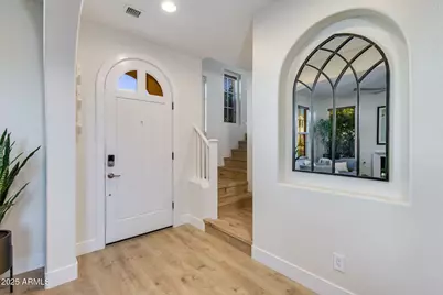 2914 N 48th Place, Phoenix, AZ 85018 - Photo 2