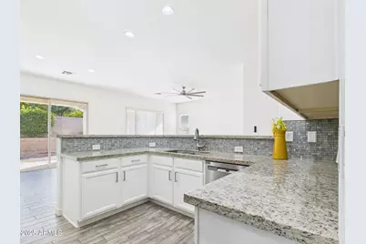 6915 S Sapphire Way, Chandler, AZ 85249 - Photo 4