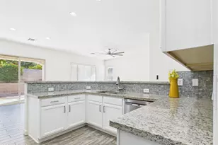 6915 S Sapphire Way, Chandler, AZ 85249 - Photo 4