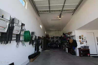 925 S 107th Drive, Avondale, AZ 85323 - Photo 8