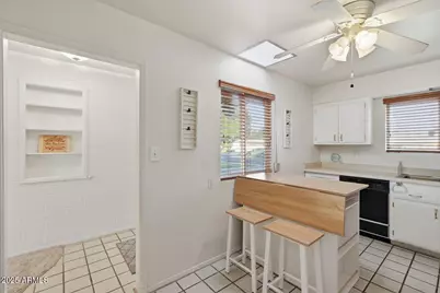 11234 N Coggins Drive, Sun City, AZ 85351 - Photo 16