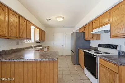 11023 W Malibu Circle, Arizona City, AZ 85123 - Photo 10
