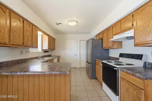 11023 W Malibu Cir, Arizona City, AZ 85123 - Photo 10