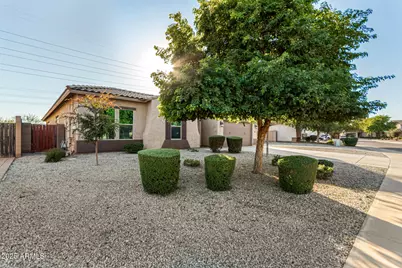 18213 W Monterosa Street, Goodyear, AZ 85395 - Photo 10