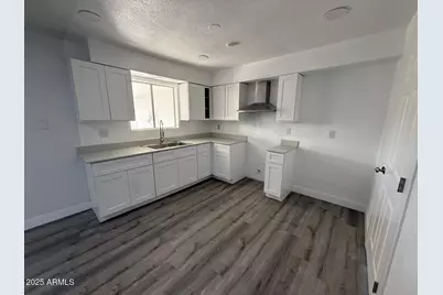 1830 N 54th Lane, Phoenix, AZ 85035 - Photo 18