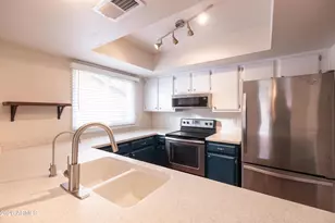 831 E Divot Dr, Tempe, AZ 85283 - Photo 10