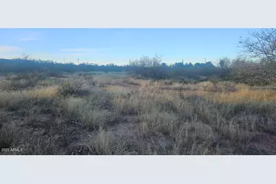 1.25 Acres E E. Emma Lane Lot 2 -- #-, Hereford, AZ 85615 - Photo 4