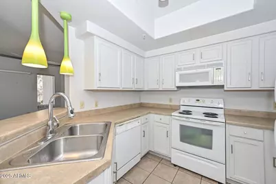 750 E Northern Avenue #1140, Phoenix, AZ 85020 - Photo 12