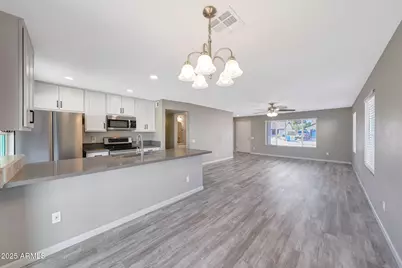 21057 N 33rd Drive, Phoenix, AZ 85027 - Photo 4