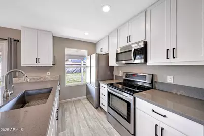 21057 N 33rd Drive, Phoenix, AZ 85027 - Photo 6