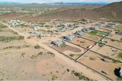 15433 W Pinnacle Vista Road, Surprise, AZ 85387 - Photo 2