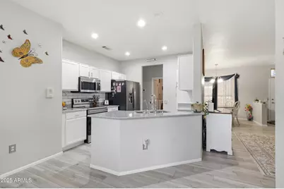 18180 N Shimmer Lane, Surprise, AZ 85374 - Photo 10