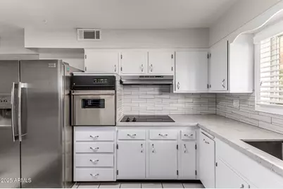 13810 N Kaanapali Drive, Sun City, AZ 85351 - Photo 6