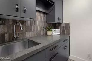 10041 N 52nd Pl, Paradise Valley, AZ 85253 - Photo 16