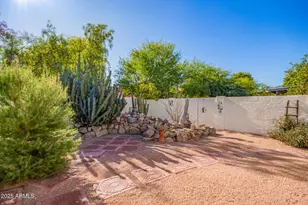 9033 W Hatcher Rd, Peoria, AZ 85345 - Photo 28