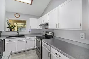 9033 W Hatcher Rd, Peoria, AZ 85345 - Photo 12