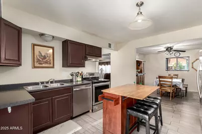 8201 W Whitton Avenue, Phoenix, AZ 85033 - Photo 12