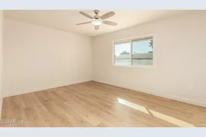 10452 W Meade Drive, Sun City, AZ 85351 - Photo 16