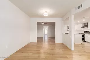 10452 W Meade Dr, Sun City, AZ 85351 - Photo 8