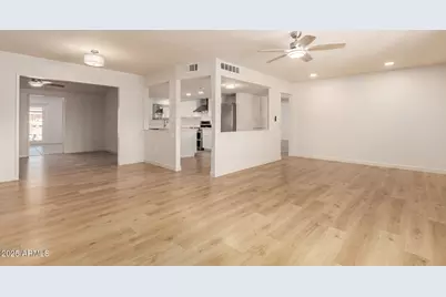 10452 W Meade Drive, Sun City, AZ 85351 - Photo 6