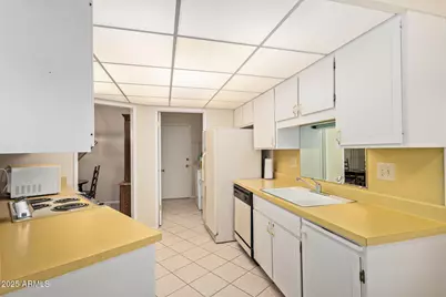 10882 W Coggins Drive, Sun City, AZ 85351 - Photo 16