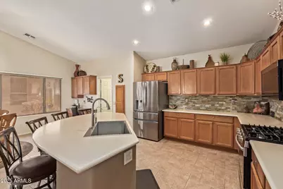 9202 E Cedar Waxwing Drive, Sun Lakes, AZ 85248 - Photo 8