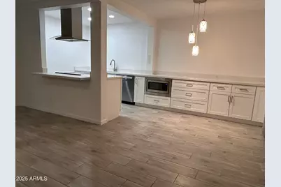 3416 N 44th Street #10, Phoenix, AZ 85018 - Photo 2