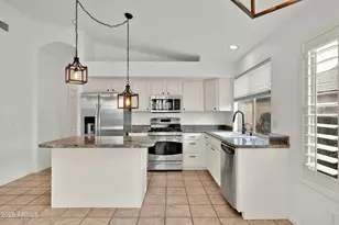 4519 E Lone Cactus Dr, Phoenix, AZ 85050 - Photo 6