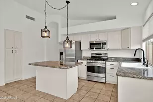 4519 E Lone Cactus Dr, Phoenix, AZ 85050 - Photo 8