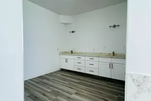 8200 W Orangewood Ave, Glendale, AZ 85303 - Photo 42