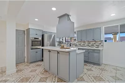 5827 W Rosewood Lane, Phoenix, AZ 85031 - Photo 8