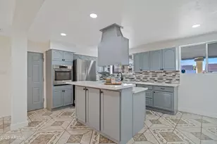 5827 W Rosewood Ln, Phoenix, AZ 85031 - Photo 8