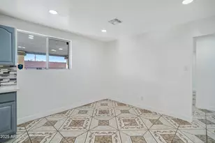 5827 W Rosewood Ln, Phoenix, AZ 85031 - Photo 6