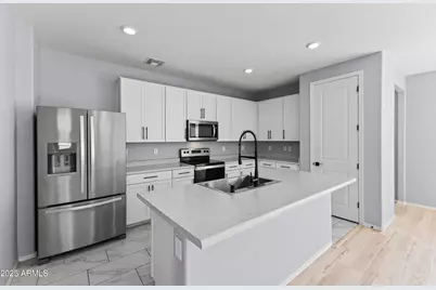 613 E Elm Lane, Avondale, AZ 85323 - Photo 2