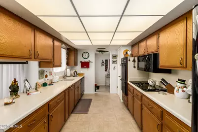 10630 W Tropicana Circle, Sun City, AZ 85351 - Photo 18