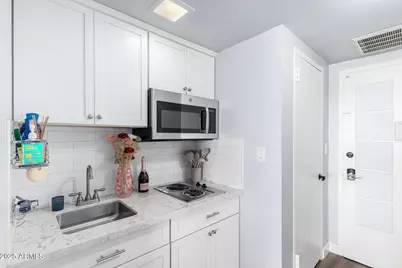 4750 N Central Avenue #L6, Phoenix, AZ 85012 - Photo 10