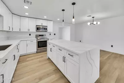 1831 N 74th Lane, Phoenix, AZ 85035 - Photo 10