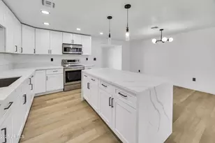 1831 N 74th Ln, Phoenix, AZ 85035 - Photo 10