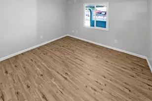 2223 N 62nd Ln, Phoenix, AZ 85035 - Photo 10