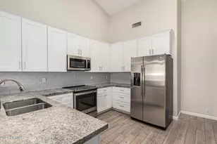 3334 N 42nd St, Phoenix, AZ 85018 - Photo 8