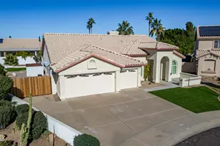 8736 W Tierra Buena Ln, Peoria, AZ 85382 - Photo 2